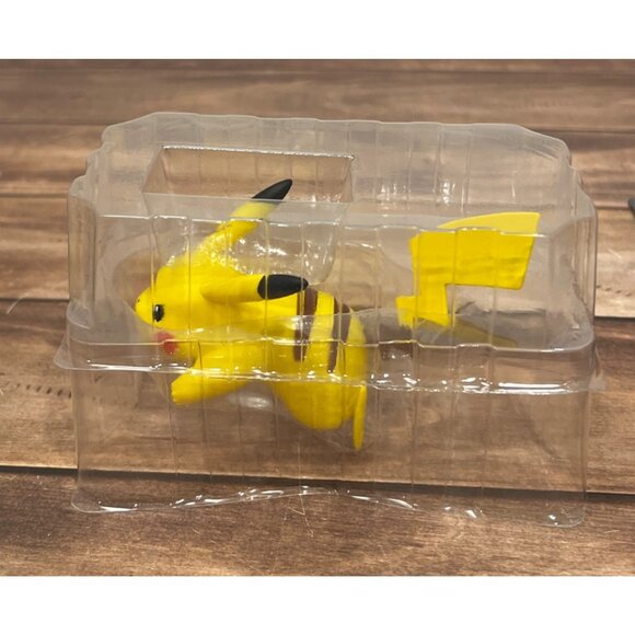 2020 HALLMARK KEEPSAKE ORNAMENT QXi2531 POKEMON PIKACHU - Picture 4 of 11